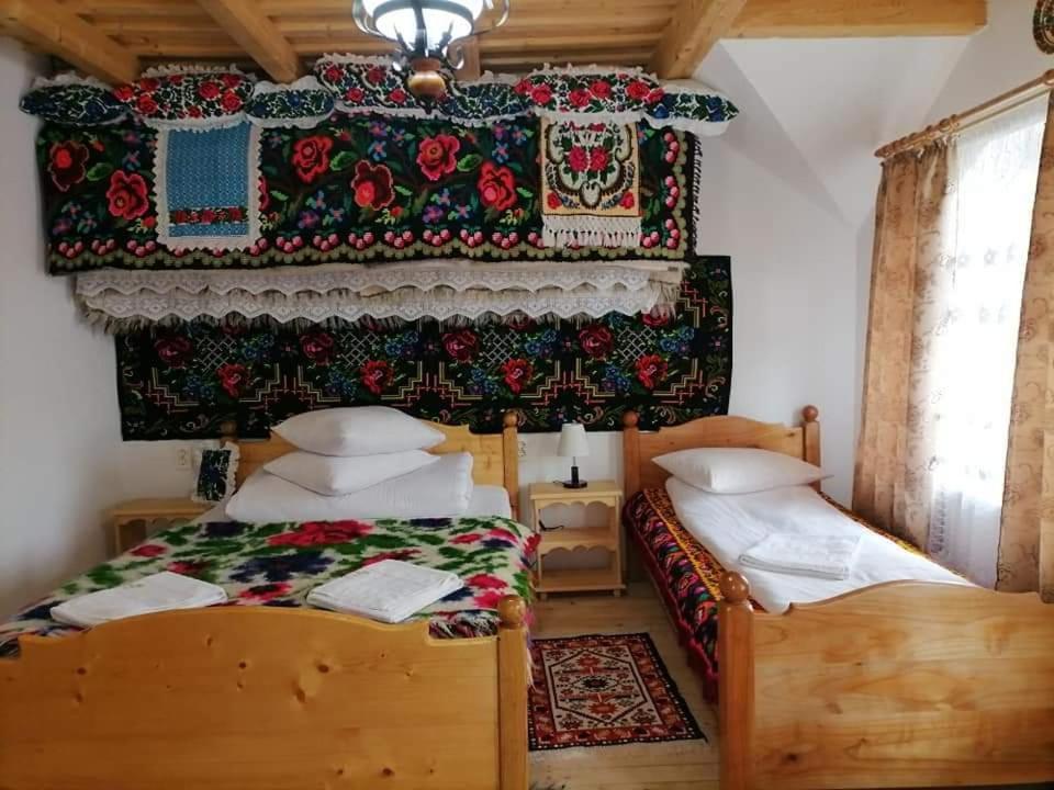 Hotel Sub Creasta Cocosului Breb Exteriér fotografie