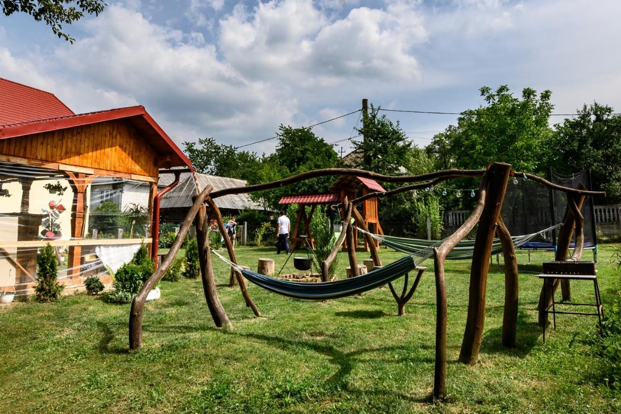 Hotel Sub Creasta Cocosului Breb Exteriér fotografie