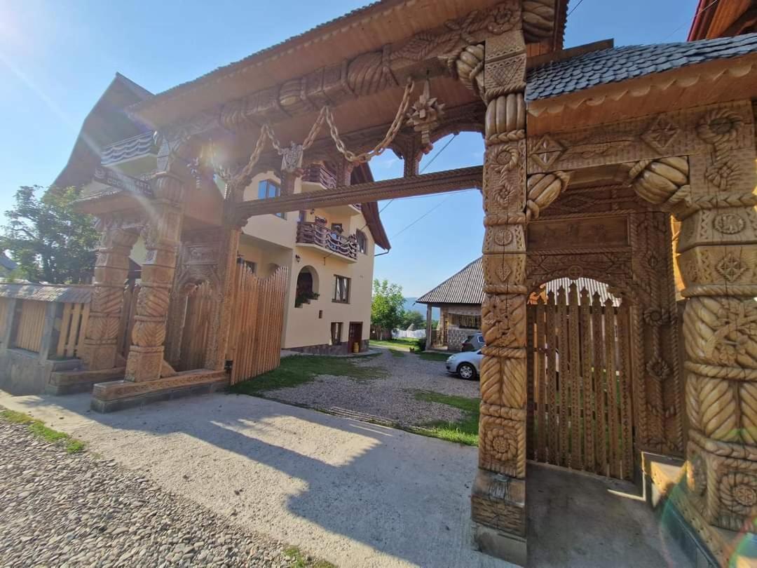 Hotel Sub Creasta Cocosului Breb Exteriér fotografie