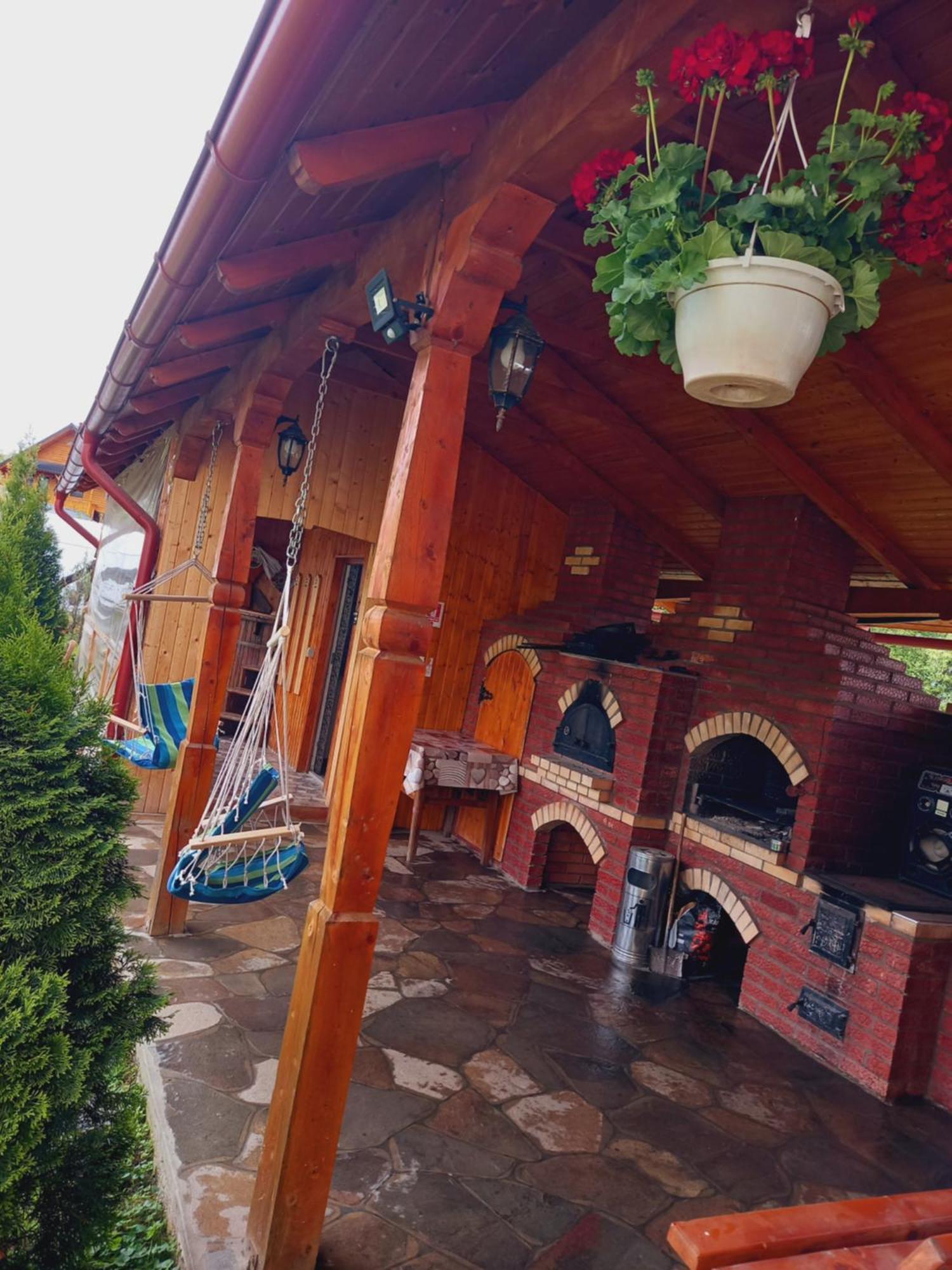 Hotel Sub Creasta Cocosului Breb Exteriér fotografie