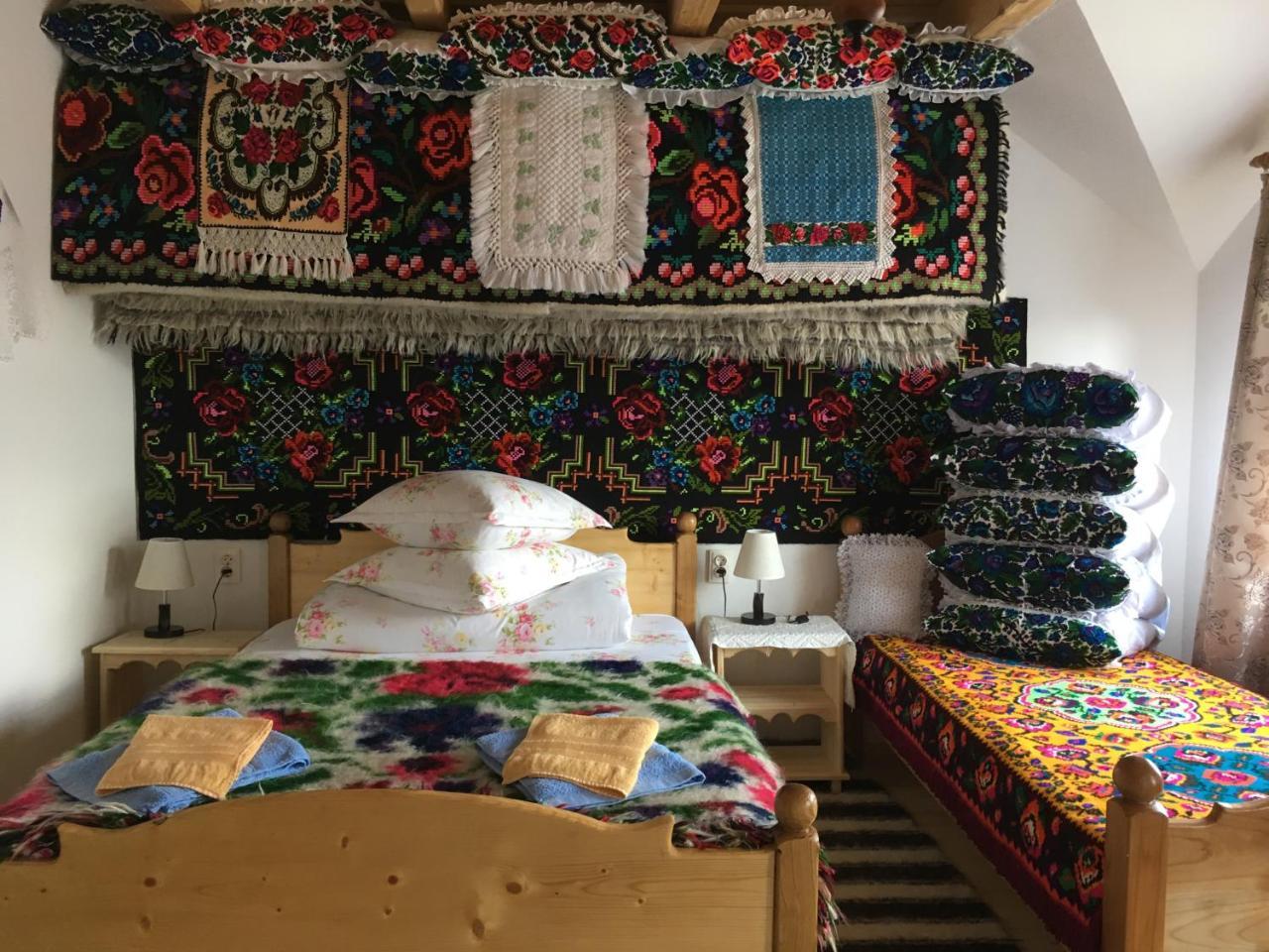 Hotel Sub Creasta Cocosului Breb Exteriér fotografie